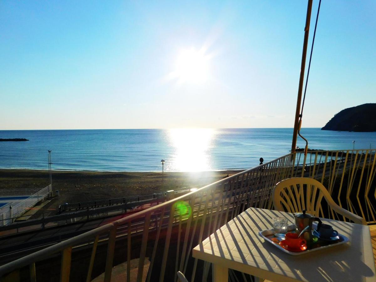 Trilocale con Meravigliosa Vista Mare Levanto Esterno foto